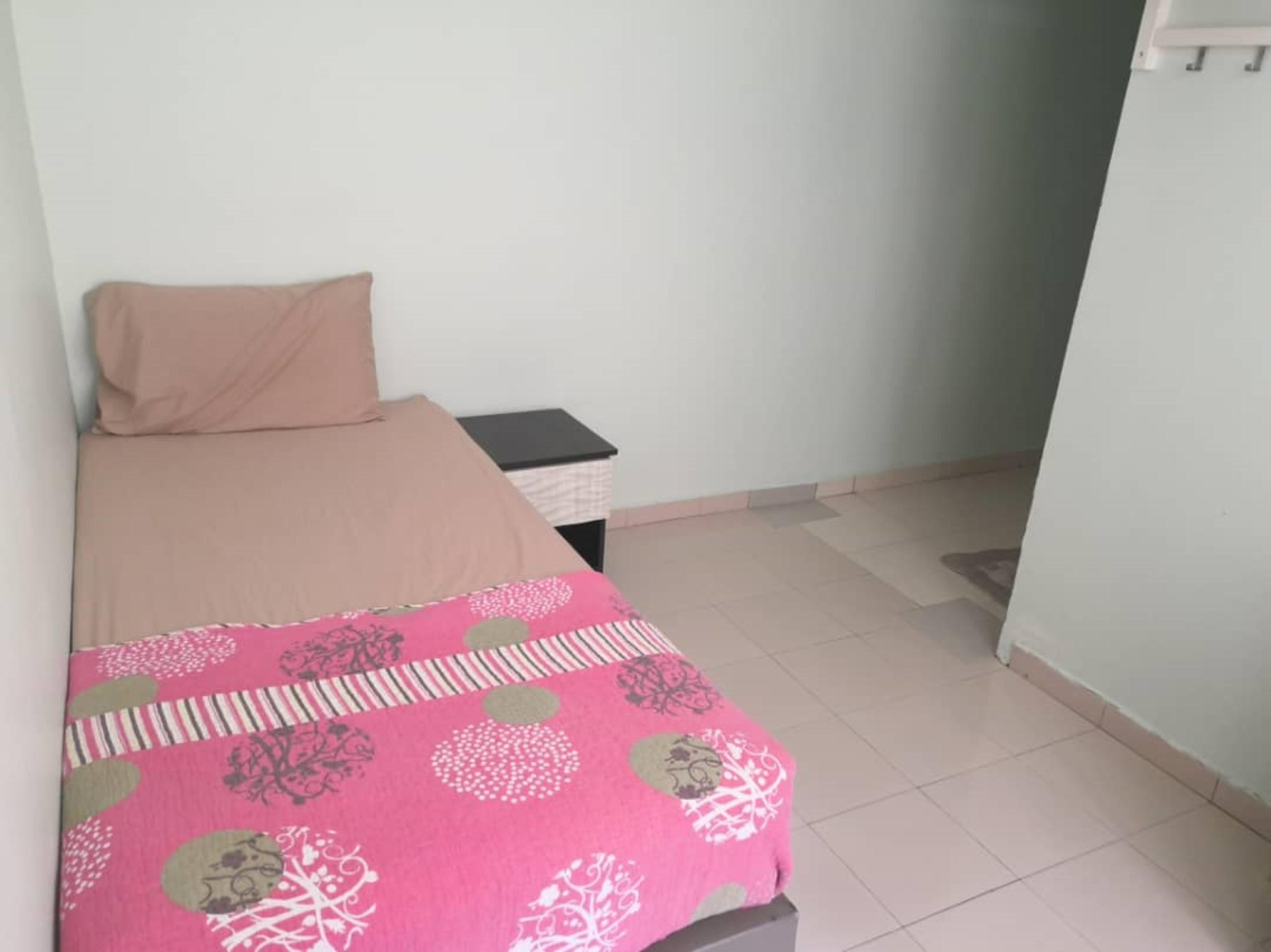 Oyo 90132 Come Inn Premium Куала Теренгану Екстериор снимка