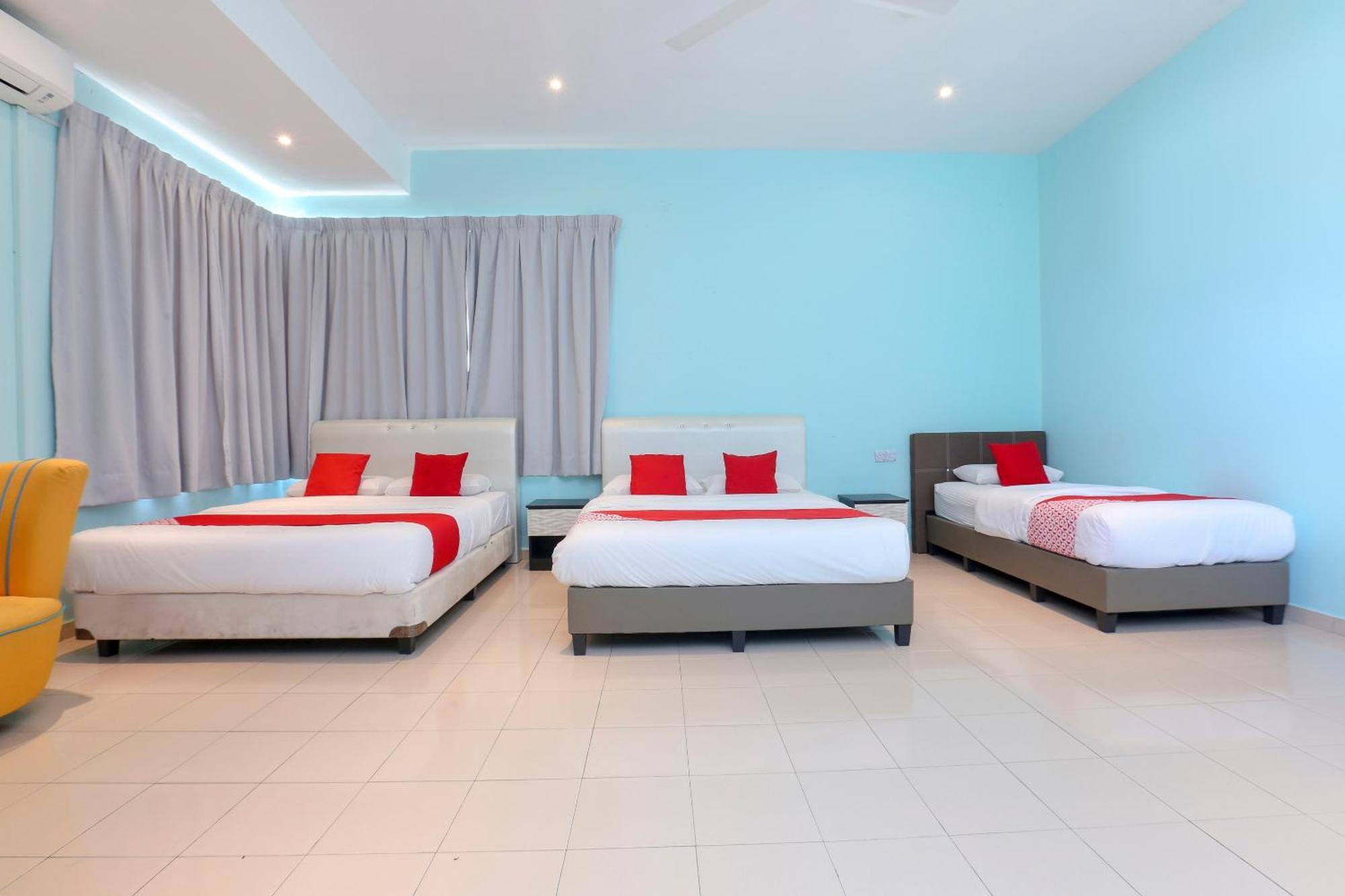 Oyo 90132 Come Inn Premium Куала Теренгану Екстериор снимка
