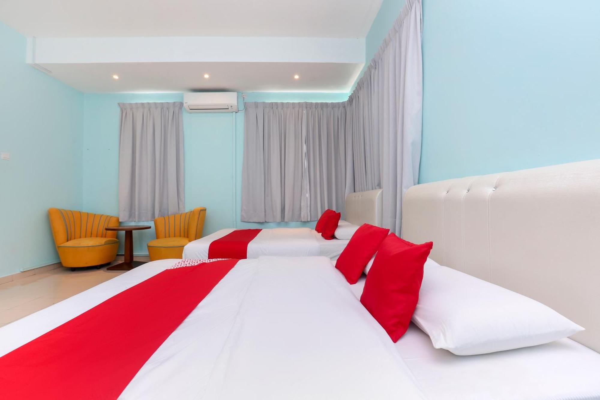 Oyo 90132 Come Inn Premium Куала Теренгану Екстериор снимка