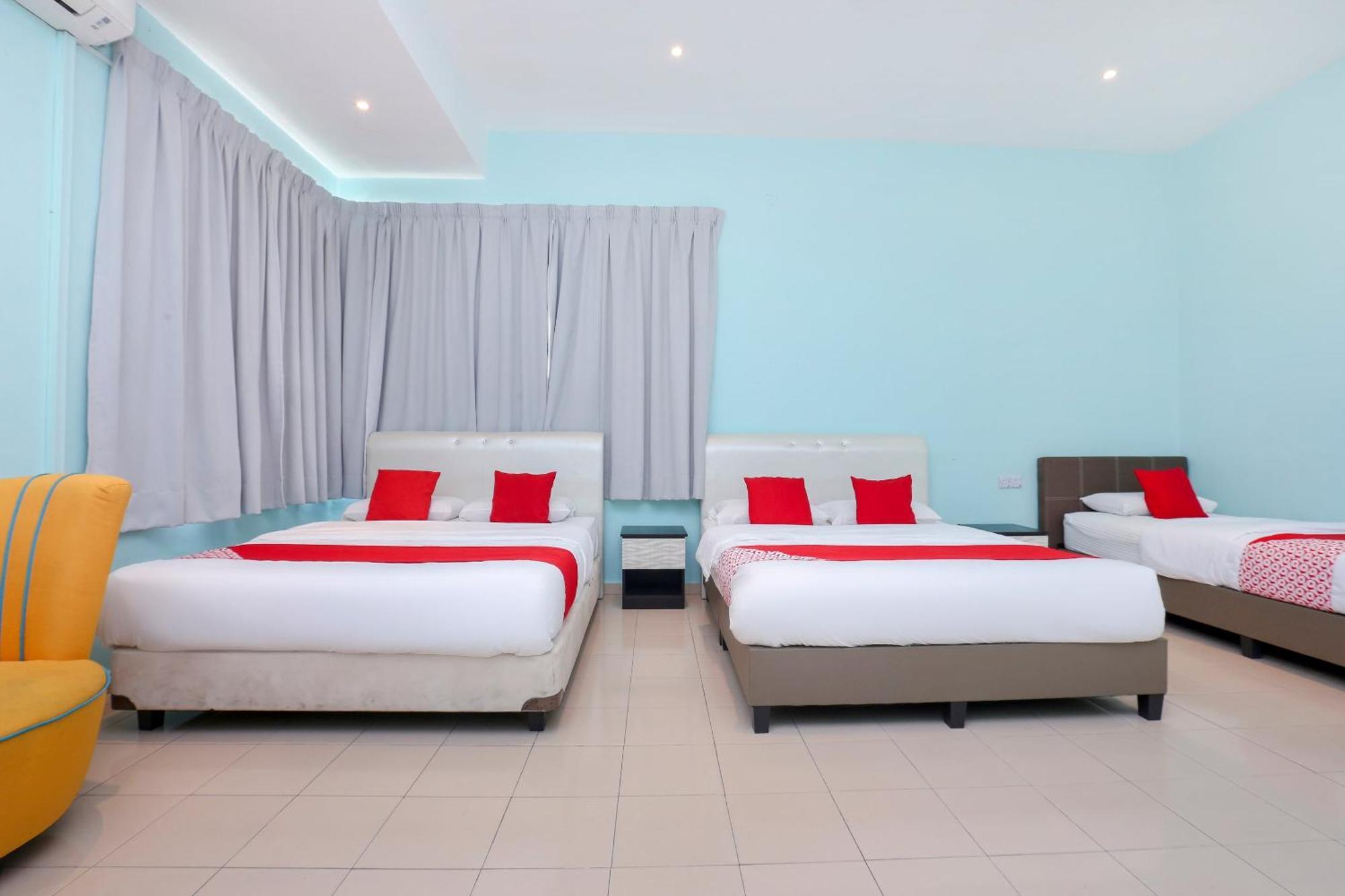 Oyo 90132 Come Inn Premium Куала Теренгану Екстериор снимка