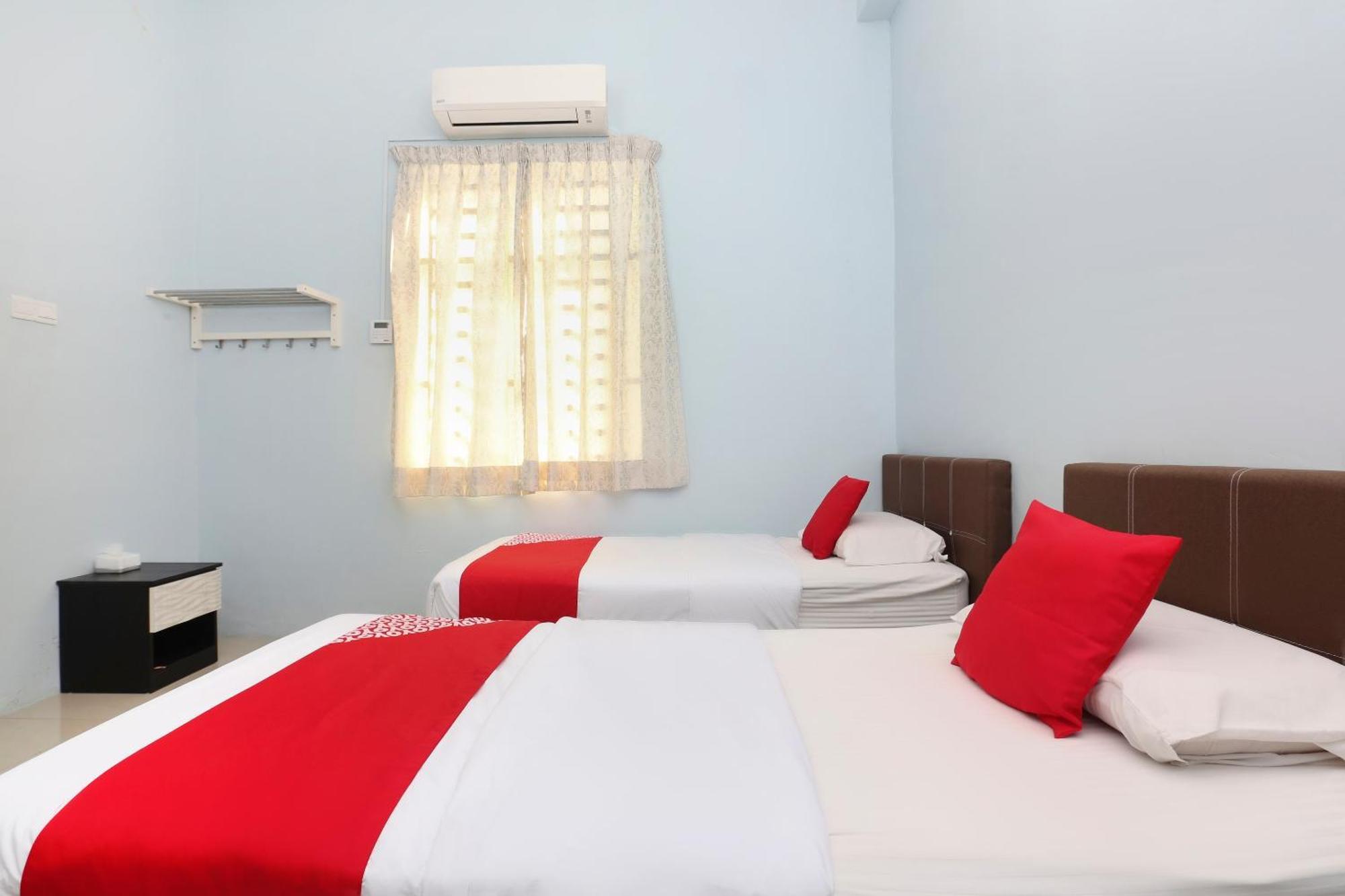 Oyo 90132 Come Inn Premium Куала Теренгану Екстериор снимка