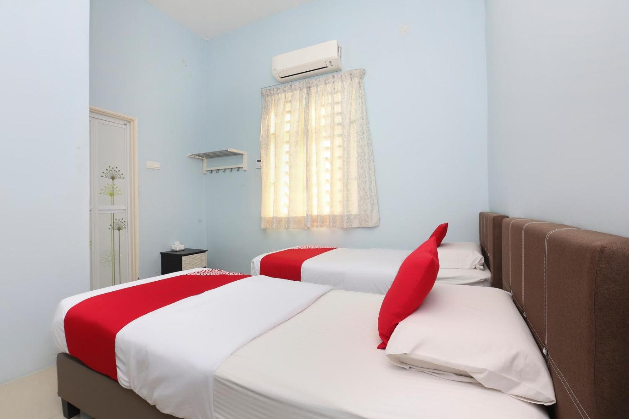 Oyo 90132 Come Inn Premium Куала Теренгану Екстериор снимка
