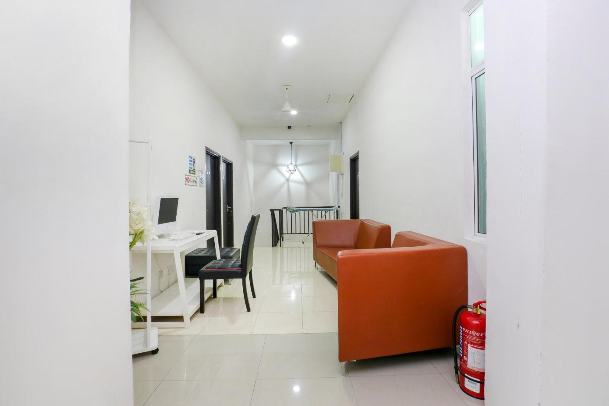 Oyo 90132 Come Inn Premium Куала Теренгану Екстериор снимка