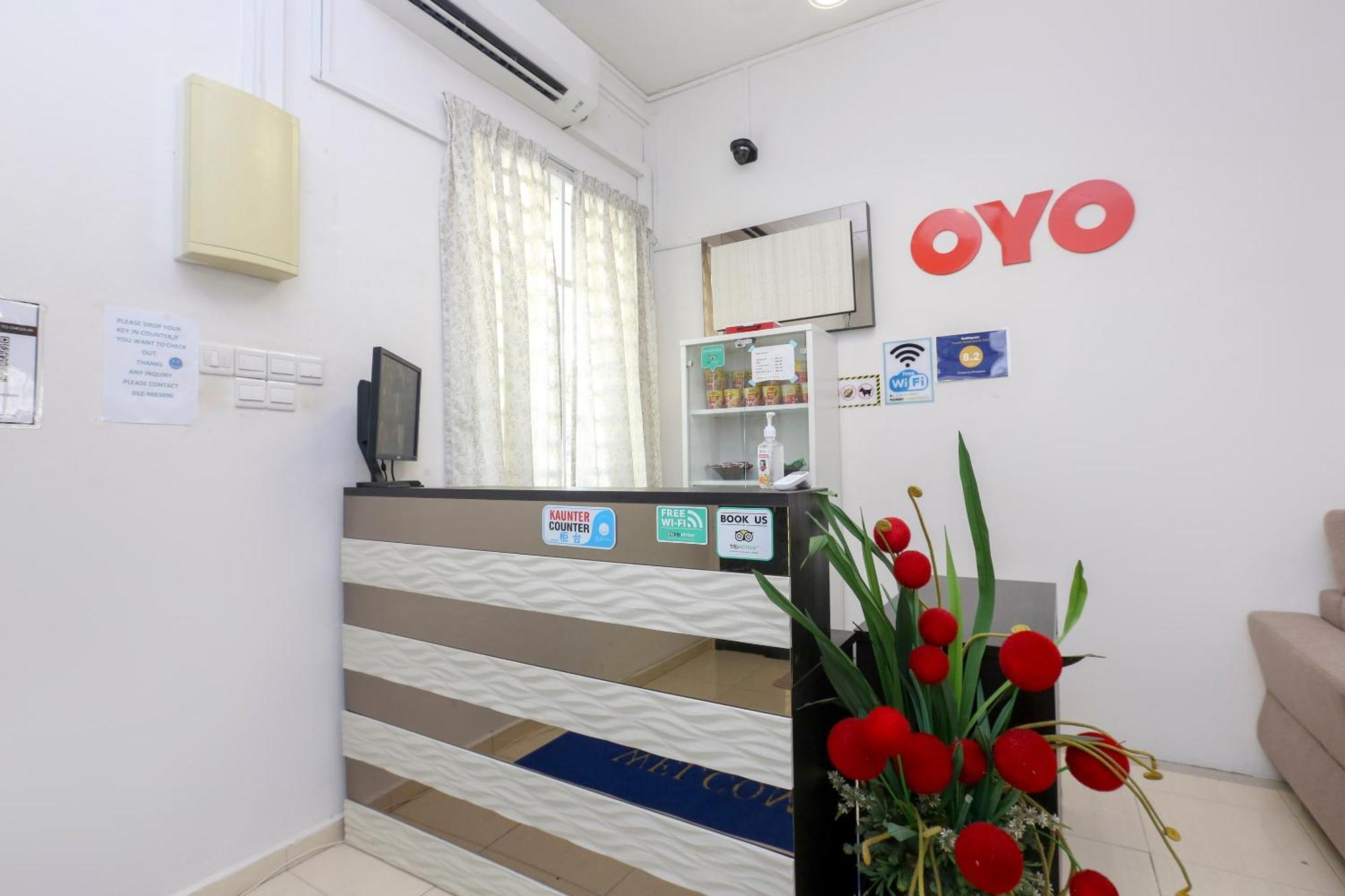 Oyo 90132 Come Inn Premium Куала Теренгану Екстериор снимка